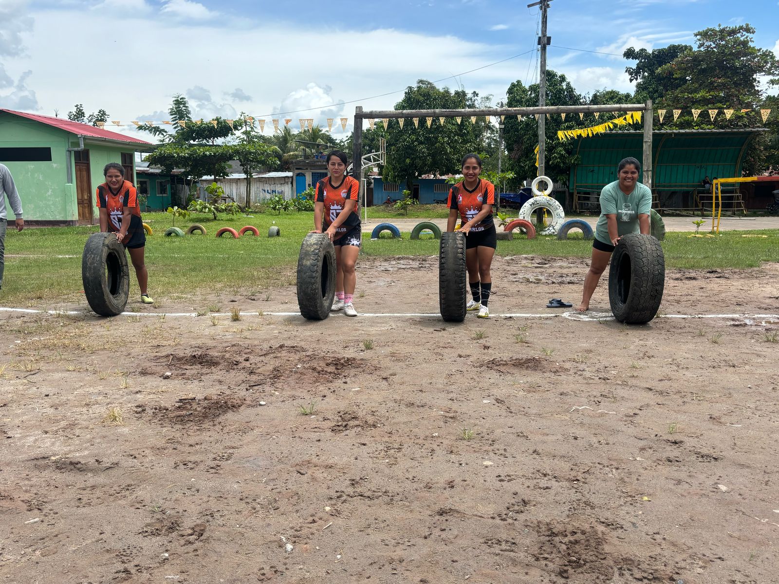 Municipalidad Distrital de Pucayacu – Pucayacu realizo juegos de gincana y Campeonato de fulbito por el Día Internacional de La Mujer